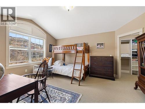 5450 South Perimeter Way, Kelowna, BC - Indoor Photo Showing Bedroom