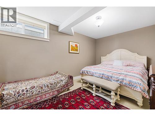 5450 South Perimeter Way, Kelowna, BC - Indoor Photo Showing Bedroom