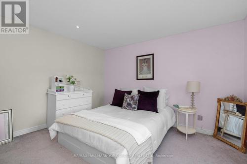 33 Matson Drive, Caledon, ON - Indoor Photo Showing Bedroom