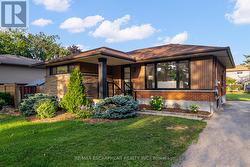 13 SKYLAND DRIVE  Hamilton, ON L9A 3B9