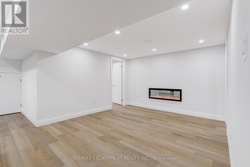 13 Skyland Drive, Hamilton, ON - Indoor Photo Showing Other Room