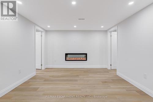 13 Skyland Drive, Hamilton, ON - Indoor Photo Showing Other Room