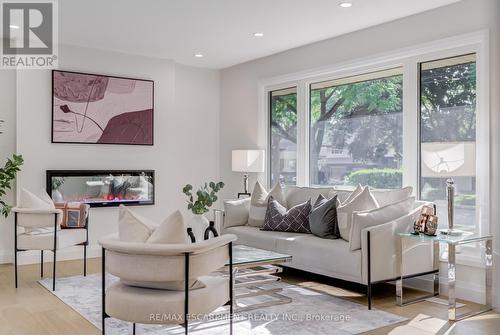 13 Skyland Drive, Hamilton, ON - Indoor Photo Showing Living Room With Fireplace