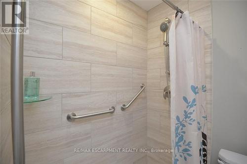 41 Sister Kern Terrace, Hamilton, ON - Indoor Photo Showing Bathroom