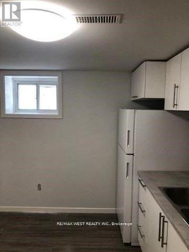 Bsmnt - 54 Codsell Avenue, Toronto, ON - Indoor Photo Showing Kitchen
