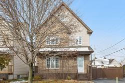 31 Rue Jules-Verne  Gatineau (Gatineau), QC J8R 2Y1