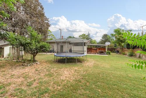 184 Snowsell Street, Kelowna, BC - Outdoor With Backyard