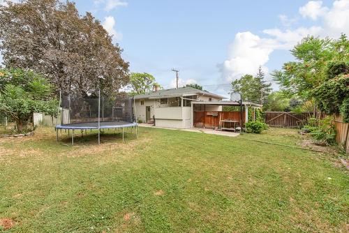 184 Snowsell Street, Kelowna, BC - Outdoor With Backyard