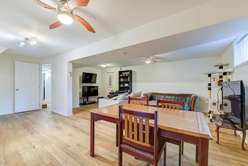 184 Snowsell Street, Kelowna, BC - Indoor Photo Showing Dining Room