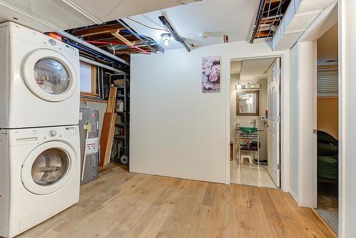 184 Snowsell Street, Kelowna, BC - Indoor Photo Showing Laundry Room