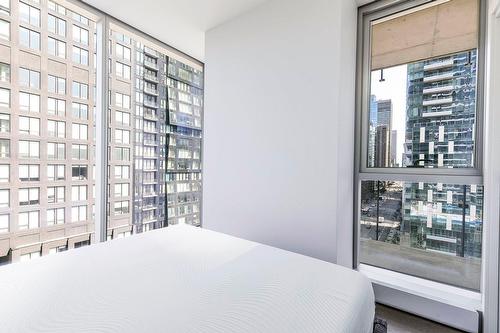 Bedroom - 1514-1500 Boul. René-Lévesque O., Montréal (Ville-Marie), QC - Indoor Photo Showing Bedroom