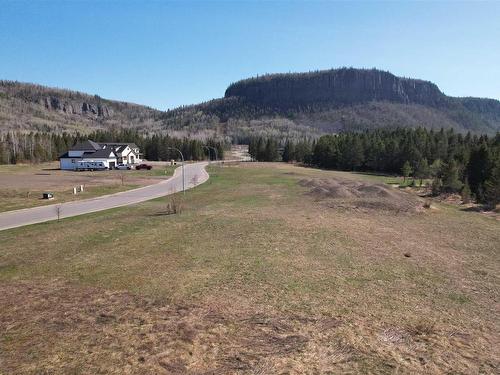 2015 Foothill Drive, Thunder Bay, ON 