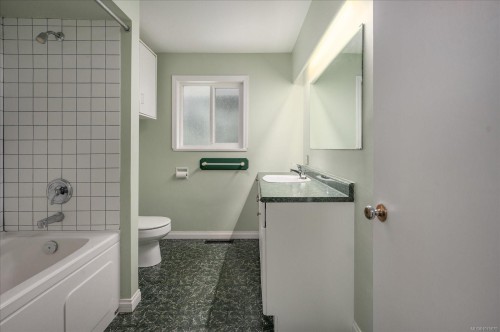 2385 Marlborough Dr, Nanaimo, BC 