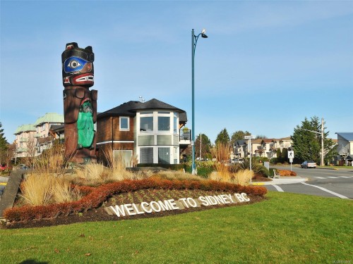 301-2354 Brethour Ave, Sidney, BC - Outdoor