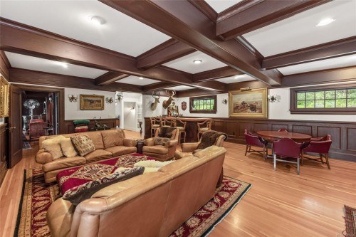 605 Senanus Dr, Central Saanich, BC 