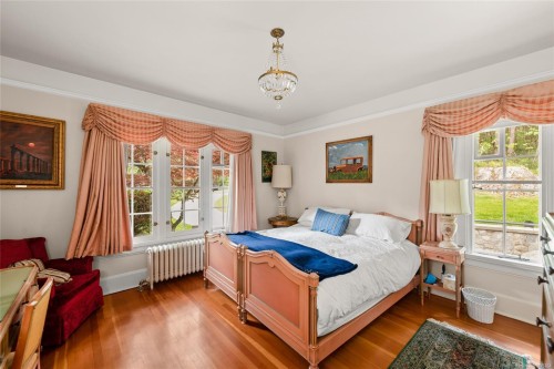 605 Senanus Dr, Central Saanich, BC 