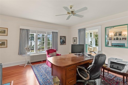 605 Senanus Dr, Central Saanich, BC 