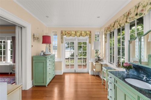 605 Senanus Dr, Central Saanich, BC 