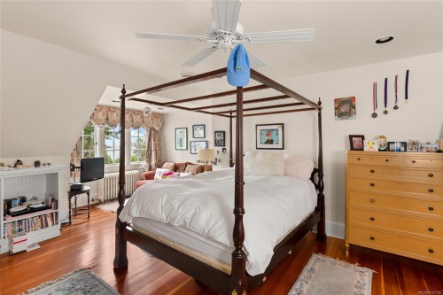 605 Senanus Dr, Central Saanich, BC 