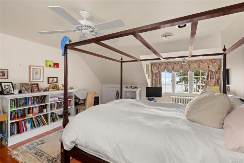 605 Senanus Dr, Central Saanich, BC 