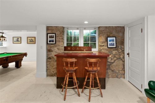 605 Senanus Dr, Central Saanich, BC 