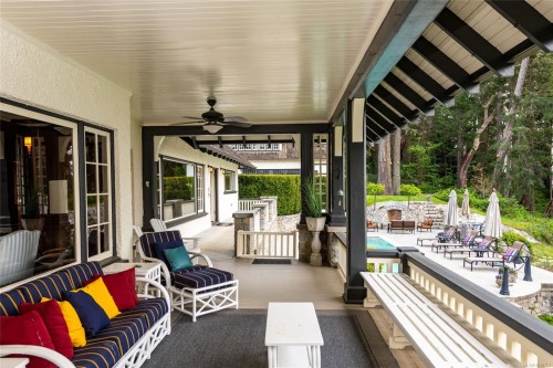 605 Senanus Dr, Central Saanich, BC 