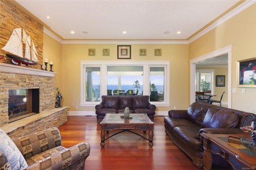 6480 Eagles Dr, Courtenay, BC 