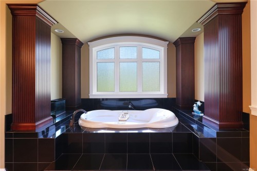 6480 Eagles Dr, Courtenay, BC 