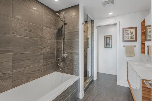 Salle de bains attenante à la CCP - 1702-195 Rue Peel, Montréal (Le Sud-Ouest), QC - Indoor Photo Showing Bathroom