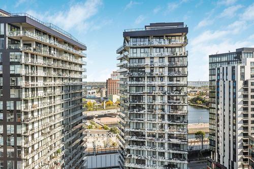 Vue - 1702-195 Rue Peel, Montréal (Le Sud-Ouest), QC - Outdoor With Balcony With Facade