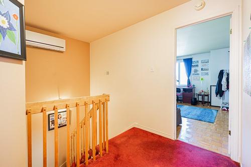 Escalier - 3940 Rue Ovide, Brossard, QC - Indoor Photo Showing Other Room