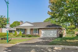 1885 Crois. Surrey  Mont-Royal, QC H3P 2S4