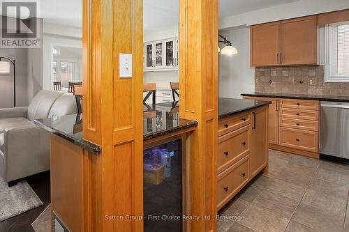 293 Huck Crescent, Kitchener, ON - Indoor Photo Showing Kitchen