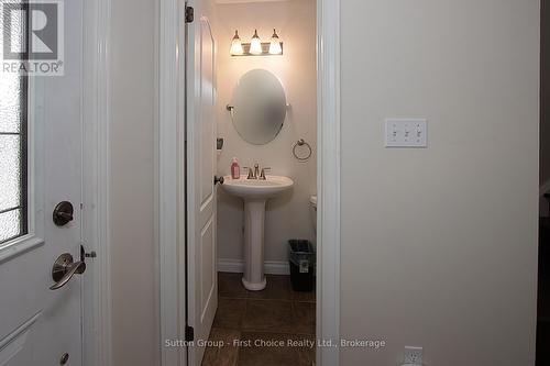 293 Huck Crescent, Kitchener, ON - Indoor Photo Showing Bathroom