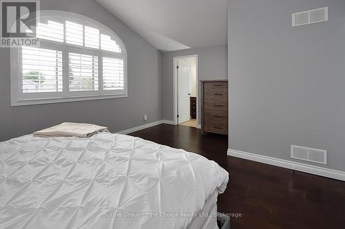 293 Huck Crescent, Kitchener, ON - Indoor Photo Showing Bedroom