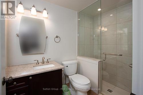 293 Huck Crescent, Kitchener, ON - Indoor Photo Showing Bathroom