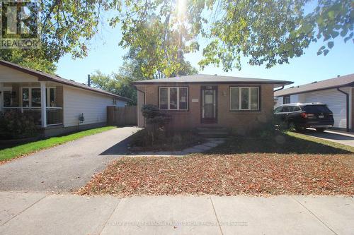 136 Lacey Crescent, London South (South X), ON - Outdoor