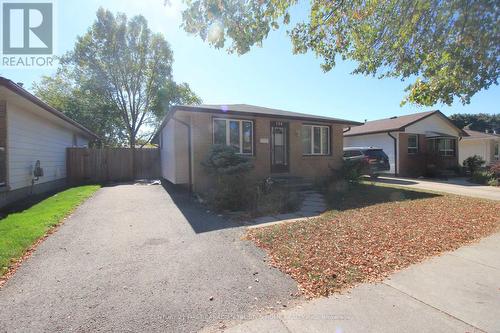 136 Lacey Crescent, London South (South X), ON - Outdoor
