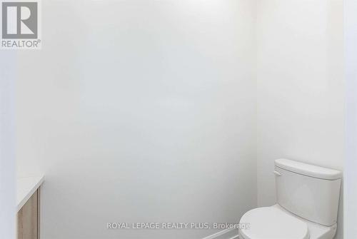 7214 Parsa Street, Niagara Falls, ON - Indoor Photo Showing Bathroom