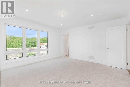 7214 Parsa Street, Niagara Falls, ON - Indoor Photo Showing Other Room