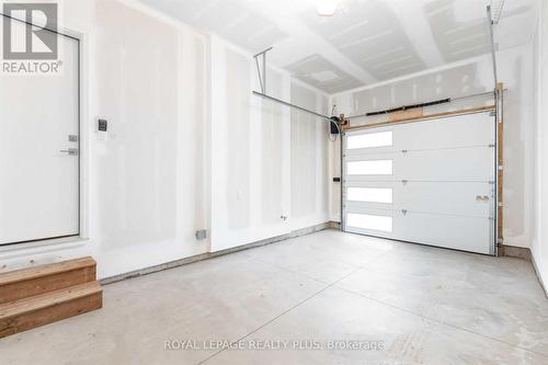 7214 Parsa Street, Niagara Falls, ON - Indoor Photo Showing Garage
