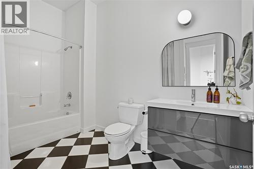 503 211 D Avenue N, Saskatoon, SK - Indoor Photo Showing Bathroom