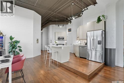 503 211 D Avenue N, Saskatoon, SK - Indoor Photo Showing Kitchen