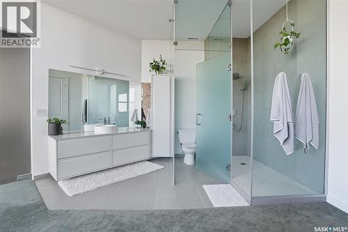 503 211 D Avenue N, Saskatoon, SK - Indoor Photo Showing Bathroom