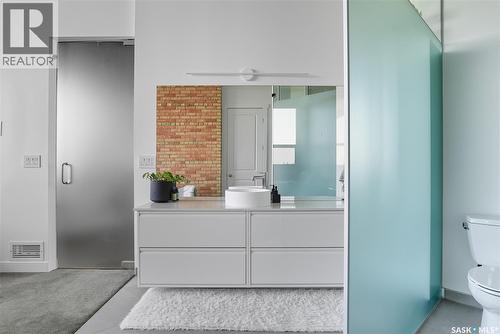 503 211 D Avenue N, Saskatoon, SK - Indoor Photo Showing Bathroom