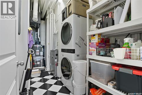 503 211 D Avenue N, Saskatoon, SK - Indoor Photo Showing Laundry Room