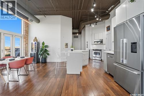 503 211 D Avenue N, Saskatoon, SK - Indoor Photo Showing Kitchen