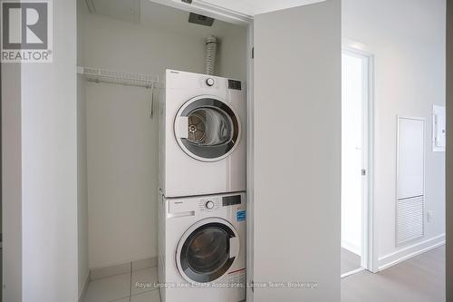 1307 - 28 Ann Street, Mississauga, ON - Indoor Photo Showing Laundry Room