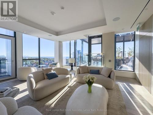 1307 - 28 Ann Street, Mississauga, ON - Indoor Photo Showing Living Room