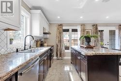 Kitchen with island - 